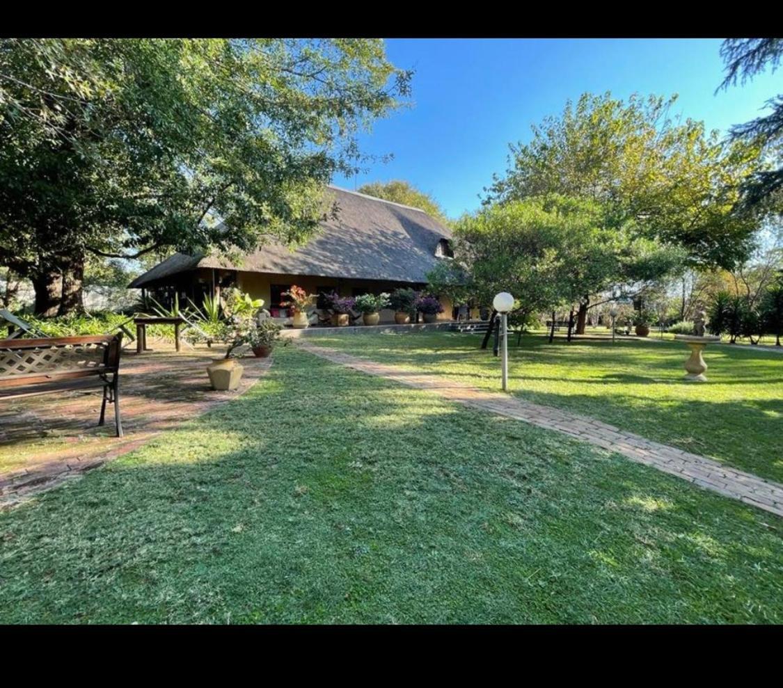 Midrand Wild Goose Guest House & Conferencing Venue Екстериор снимка